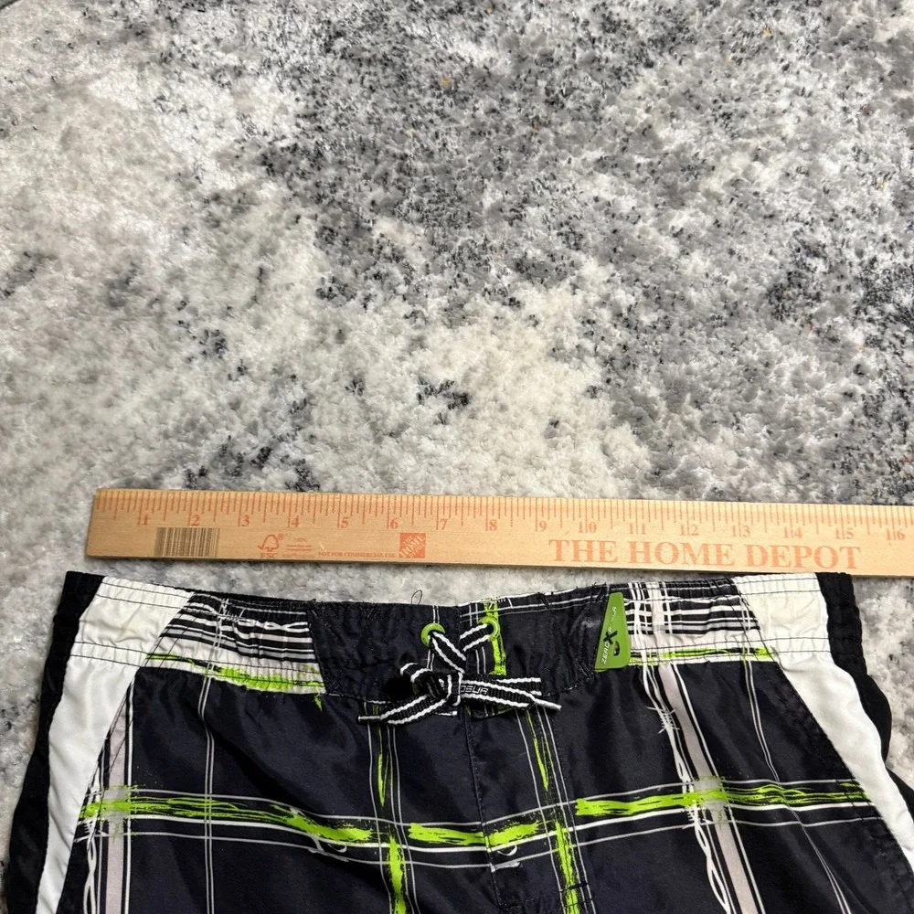ZeroXposur Mens Board Shorts Black Green‎ Plaid Barbed Wire Swim Trunks M 10/12